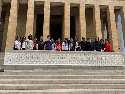 ANADOLU LİSESİ ÖĞRENCİLERİMİZ ATA'NIN HUZURUNDA